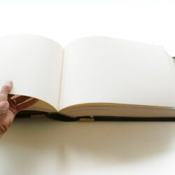 Akvarelová kožená kniha